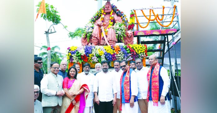 CM Revanth pays tribute to Agrasen Maharaj