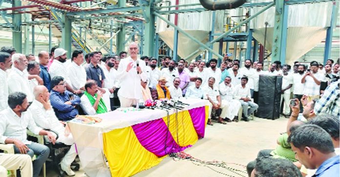 Qualitative change in farmers' lives with palm oil factory