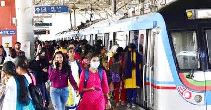 Who is responsible for the Metro Rail losses?