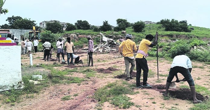 Hydra seizes land worth Rs. 500 crore in Shamshabad