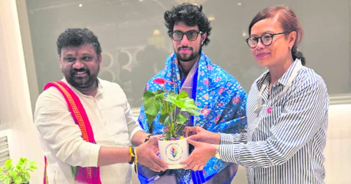 A grand welcome to the Asian hero