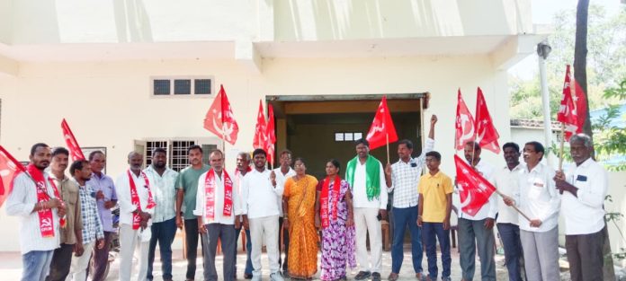 Urea shortage due to central governments failure