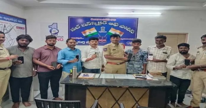 Lost mobile phones returned