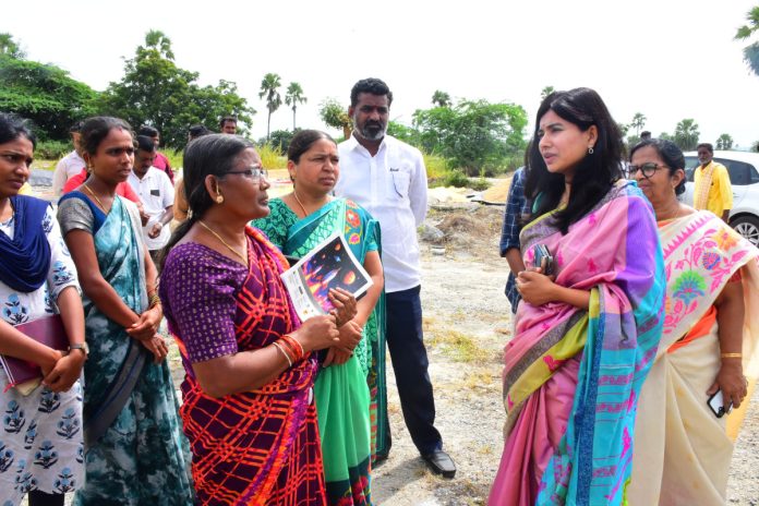 All facilities should be provided in the shopping centers. All facilities should be provided in the shopping centers.