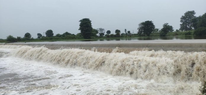 Aluru check dam overflows Aluru check dam overflows
