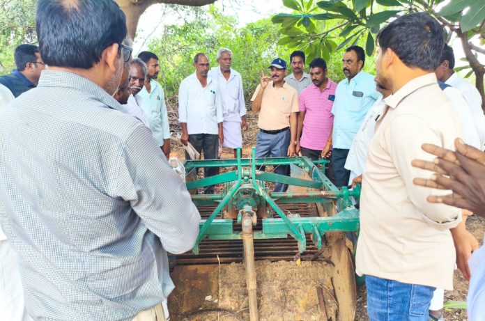 Andhra Pradesh farmers visit research center