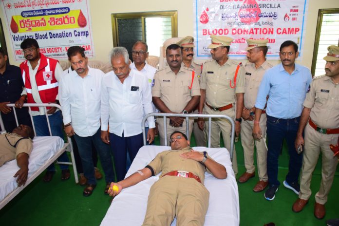 Blood donation is equal to life donation: SP Mahesh B. Githe Blood donation is equal to life donation: SP Mahesh B. Githe