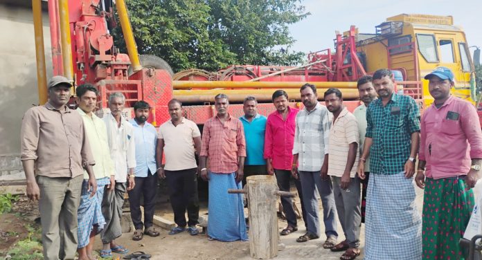 Bore motor work begins in Inayat Nagar Bore motor work begins in Inayat Nagar