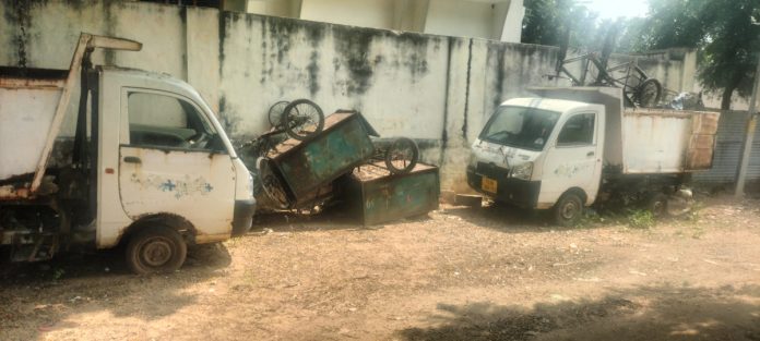 Broken down municipal vehicles