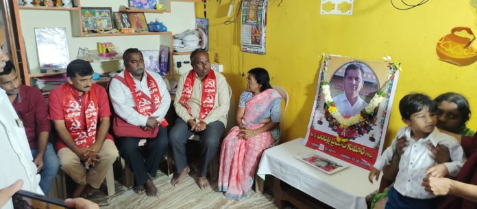 CPI(M) leaders visit Constable Pramods family CPI(M) leaders visit Constable Pramods family