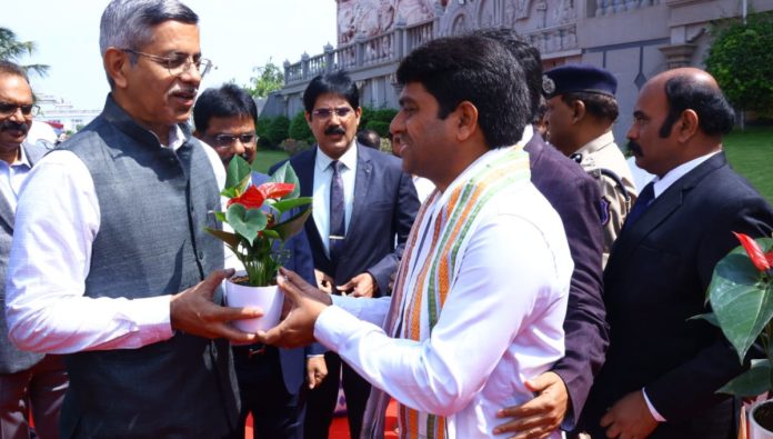 Chief Justice of the High Court in the presence of Yadagirigutta