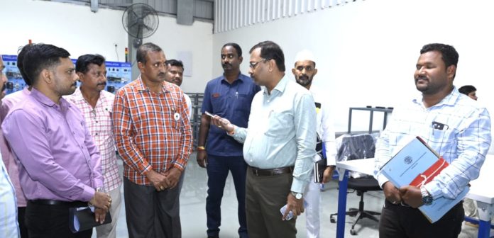 Collector conducts surprise inspection of ATC center