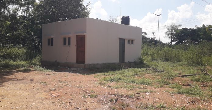 Contractors who did not come forward to build Indirammas houses