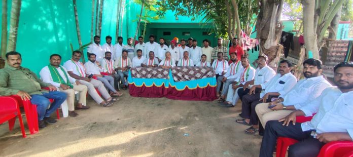 Dhara Bhaskar should drop allegations against Janampalli brothers
