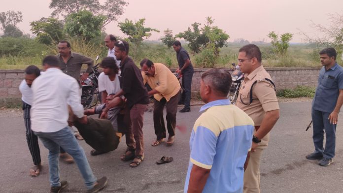District SP shows humanity