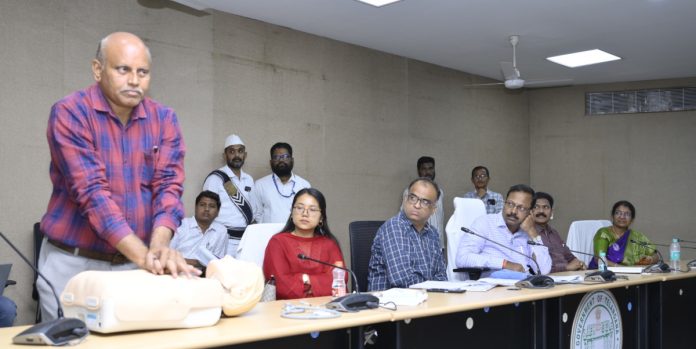 Everyone needs to be aware of CPR: Collector