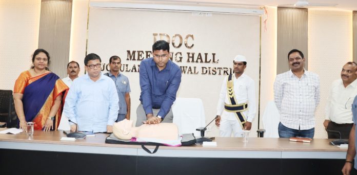 Everyone needs to be aware of CPR: Collector