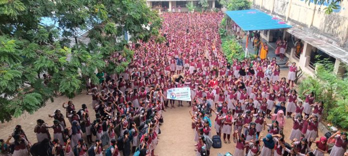 Everyone should protect the rights of girls.