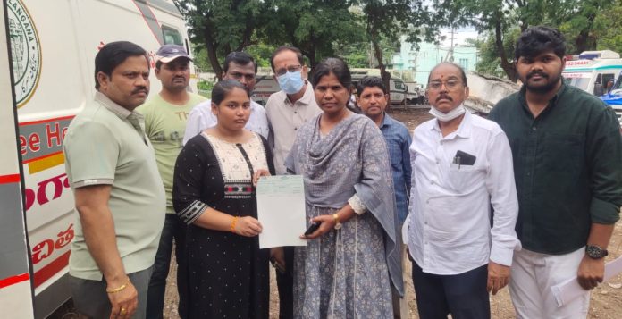 Ex-gratia awarded to family members of bus accident victims Ex-gratia awarded to family members of bus accident victims