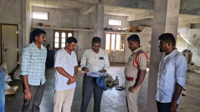 Fake pesticide manufacturing center found in Gutturattu Fake pesticide manufacturing center found in Gutturattu