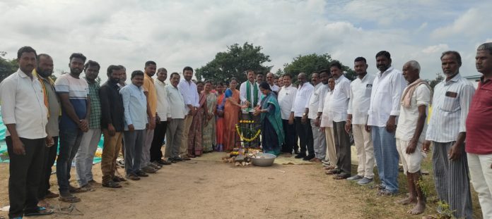 Farmers should not be fooled by middlemen.