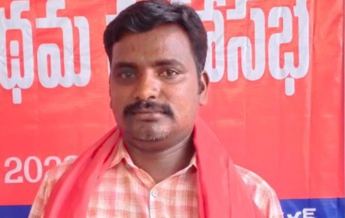 Farmers whose crops have been damaged should be given a compensation of Rs. 50,000 per acre. Farmers whose crops have been damaged should be given a compensation of Rs. 50,000 per acre.