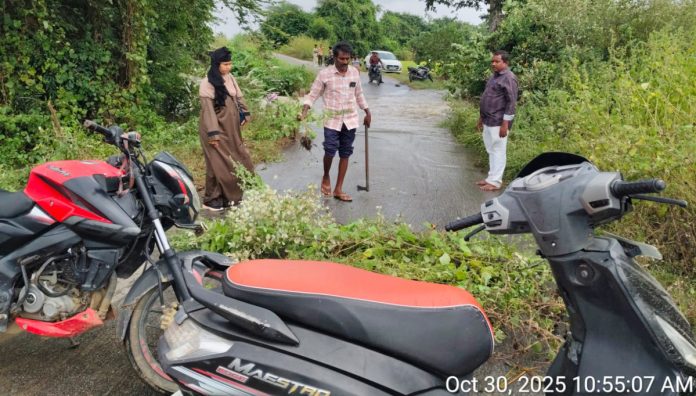 Flooding on Alur-Gutpa road.. road closure