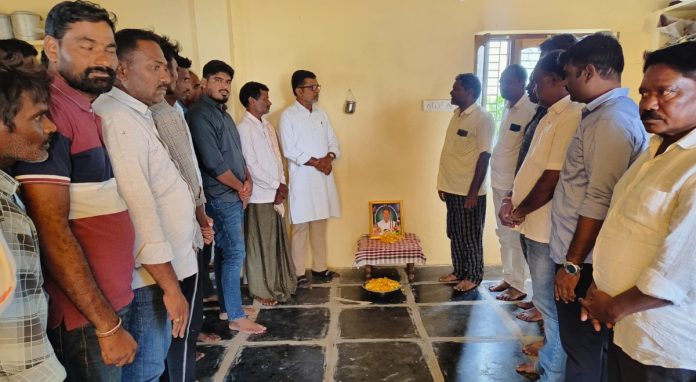Former MLA Putta Madhukar visits families in Kataram