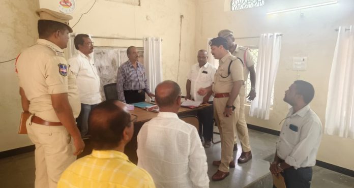 Gajwel ACP inspects nomination center