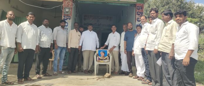 Indira Gandhis death anniversary celebrated in Veldanda Indira Gandhis death anniversary celebrated in Veldanda