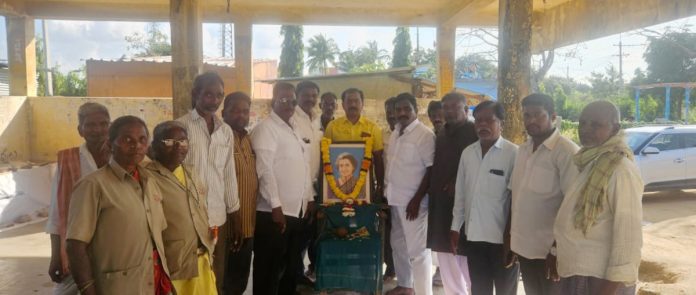 Indira Gandhis death anniversary celebrated in grand style in Rama Reddy Indira Gandhis death anniversary celebrated in grand style in Rama Reddy