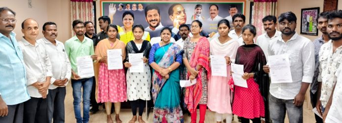 Jobs at the job fair.. MLA who provided appointment letters Jobs at the job fair.. MLA who provided appointment letters