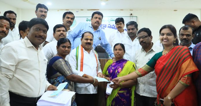 Kalyana Lakshmi Cheques presented Kalyana Lakshmi Cheques presented