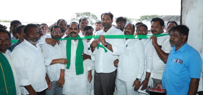 MLA Anirudh Reddy inaugurated the maize purchasing center MLA Anirudh Reddy inaugurated the maize purchasing center