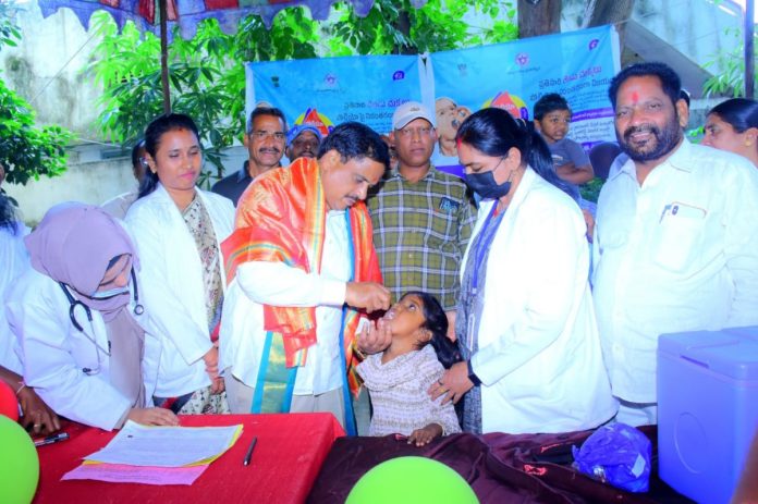 MLA administers polio drops to children