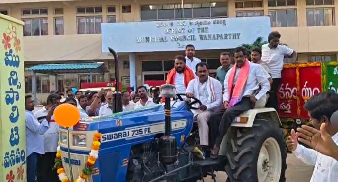 MLA launches new vehicles in Wanaparthy Municipality
