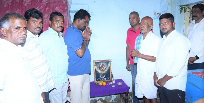 MLA visits families of deceased MLA visits families of deceased