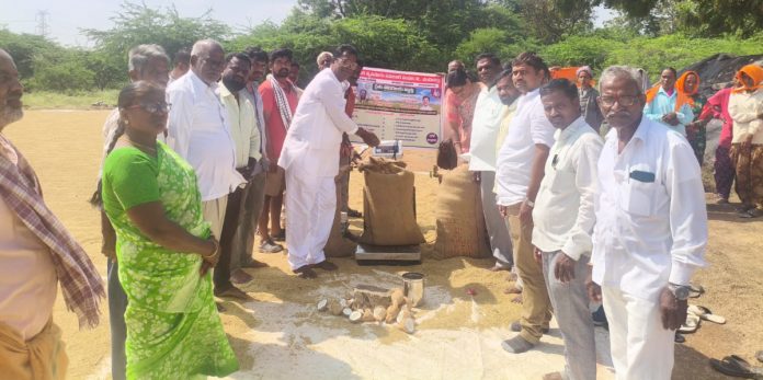 Mandadi Lakshmi launches grain purchase centers