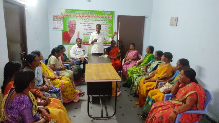 Mid-day meal workers should be paid minimum wages: CITU