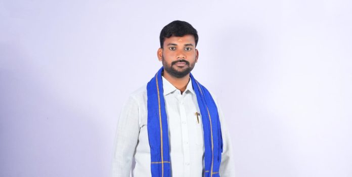 Minister Ponnam Prabhakar demands an apology from Minister Adluri Laxman Kumar as a condition