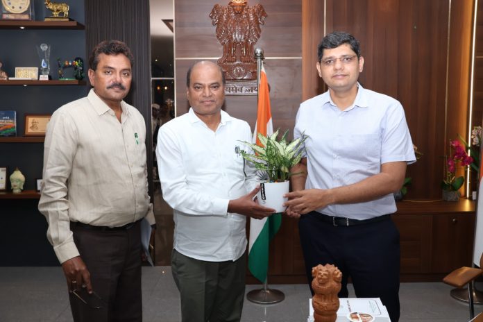 New District Revenue Officer meets Collector