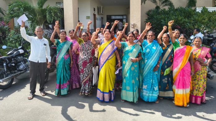 Pending bills of midday meal workers should be paid Pending bills of midday meal workers should be paid