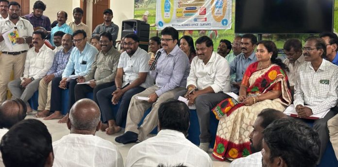 అధికారులు అందుబాటులో ఉంటే ప్రజలకు క్షేమం