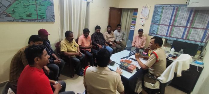 Police meet with printing press shops and flexi shop owners