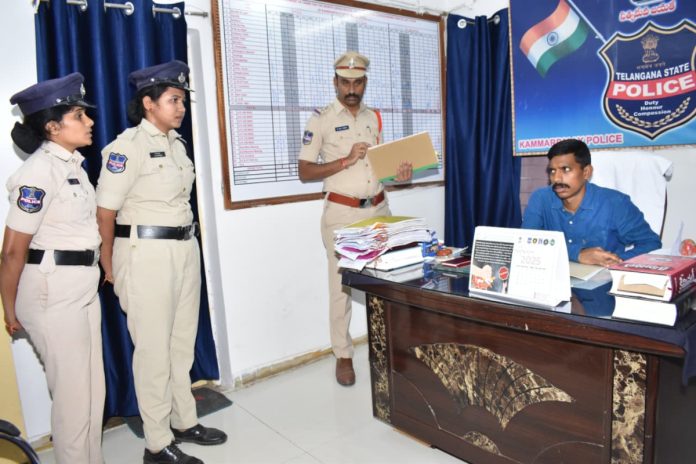 Police should perform their duties with sincerity to enhance their image.