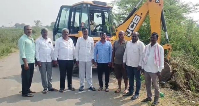 Removal of thorn bushes on the initiative of MLA