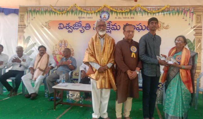 Sattwik receives state-level award