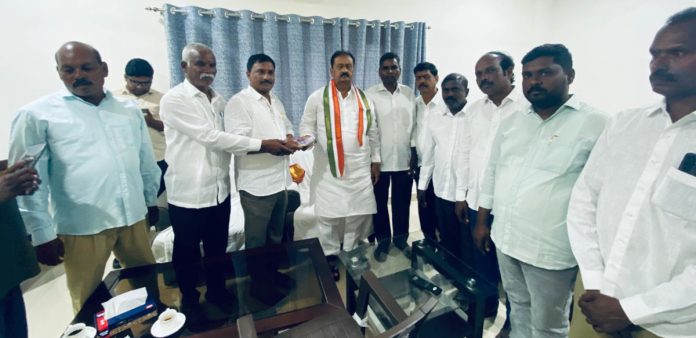 Shabbir Ali Foundation stands by Congress worker