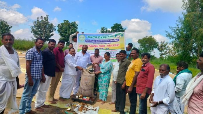 Society Chairman inaugurates purchasing centers