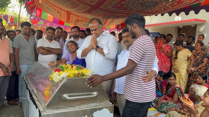 Srinivas death is an irreparable loss for BRS